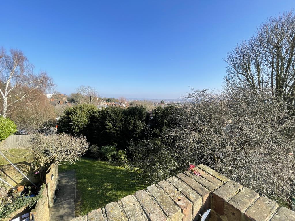 Lot: 128 - THREE-BEDROOM MAISONETTE FOR IMPROVEMENT - Image of the view from balcony over South East London